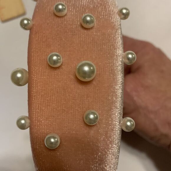 Headband, handmade pink velvet with various size pearls - Picture 9 of 9